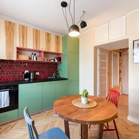 Eclectic Near Old Town דירה *