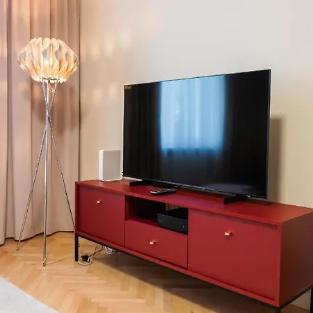 Eclectic Near Old Town