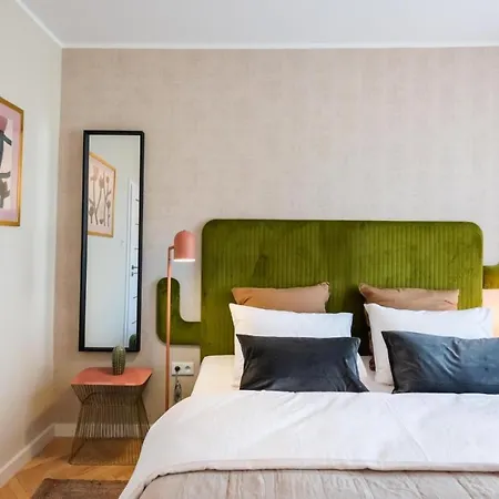 Eclectic Near Old Town