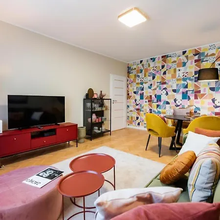 Apartment Eclectic Near Old Town